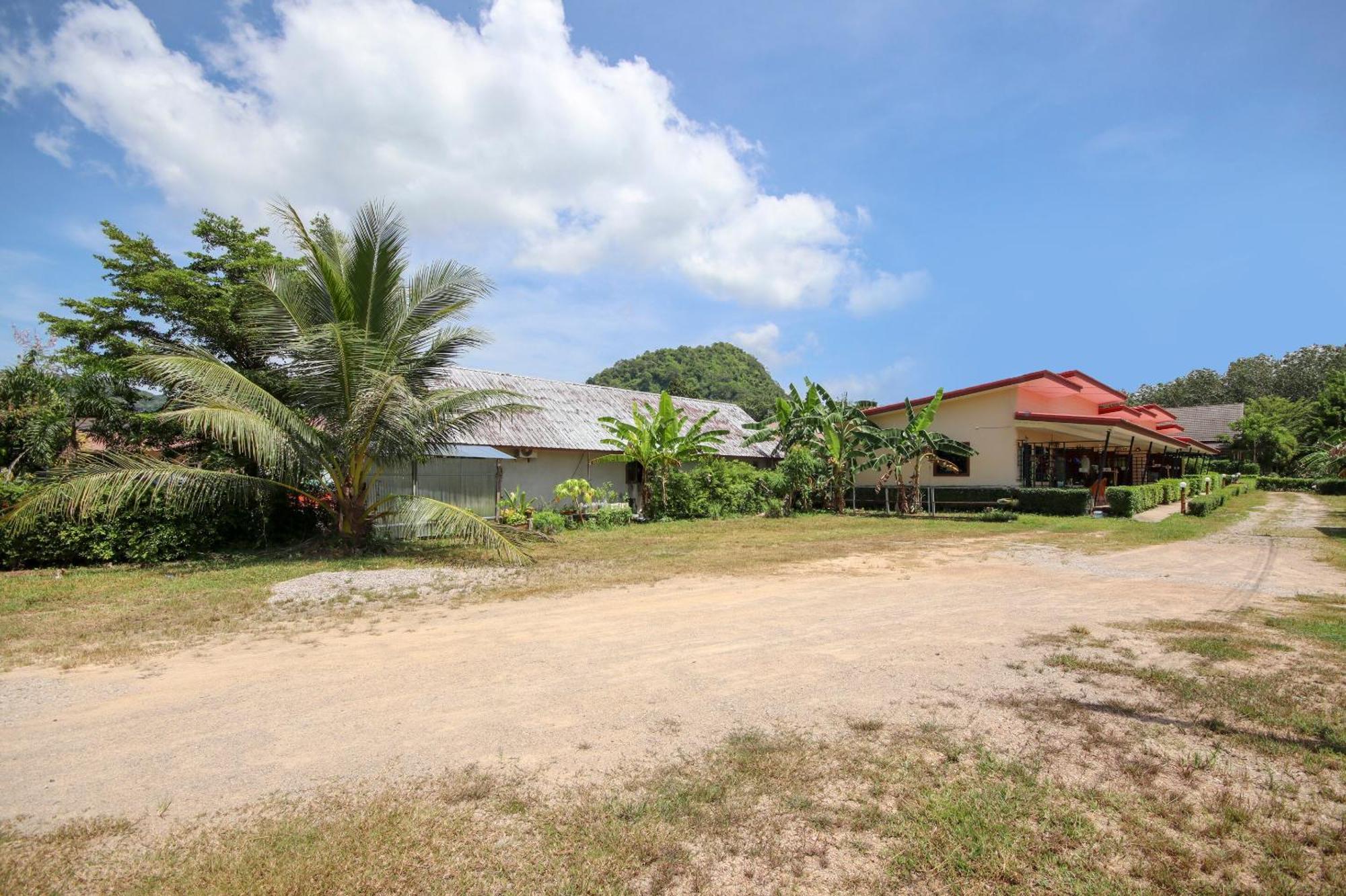 Oyo 1122 Napas House 2*
